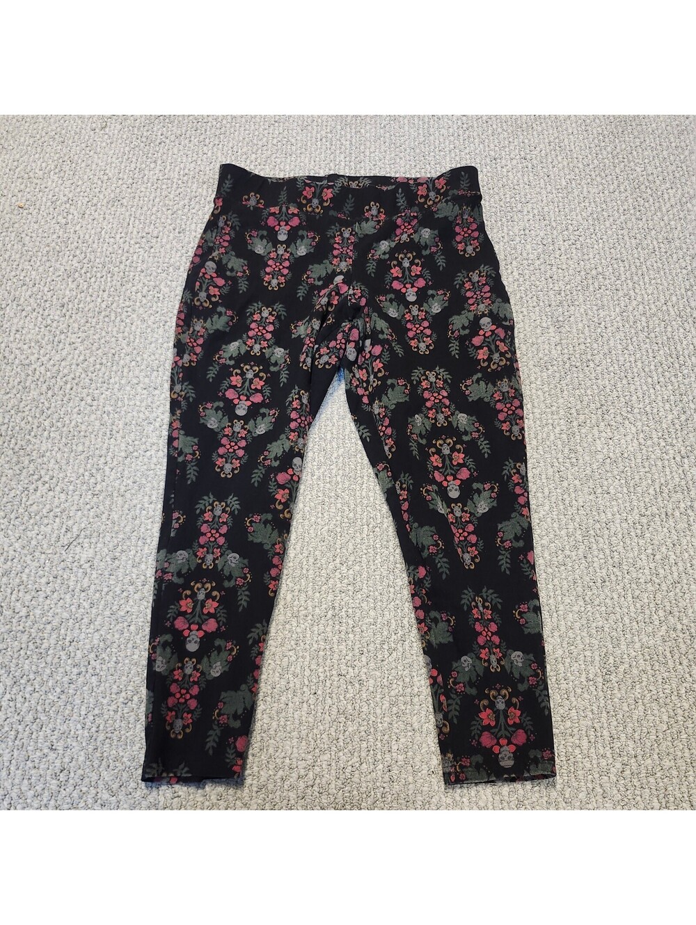 Torrid Black Floral Skull Print Stretchy Leggings Size 2
